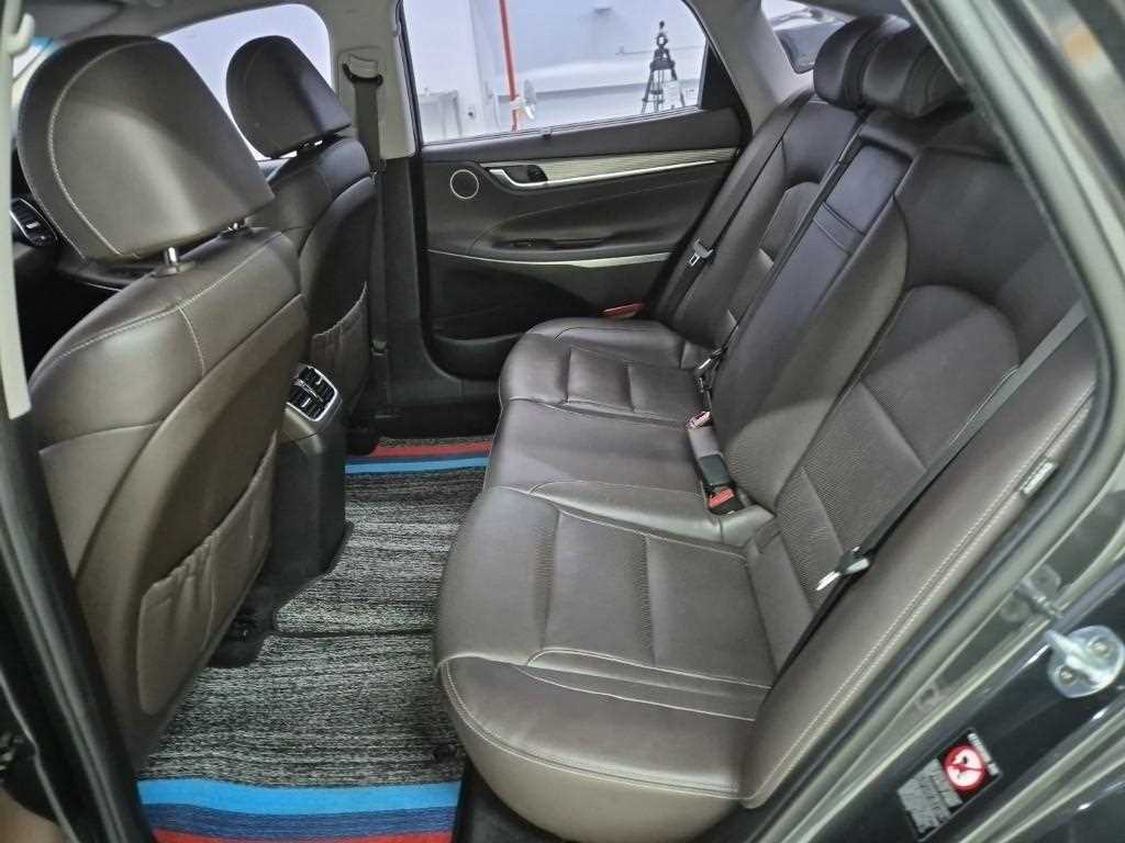 HYUNDAI Grandeur - Vista 12