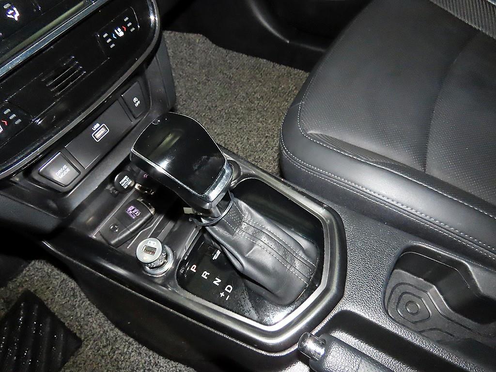 Ssangyong Tivoli - Vista 12