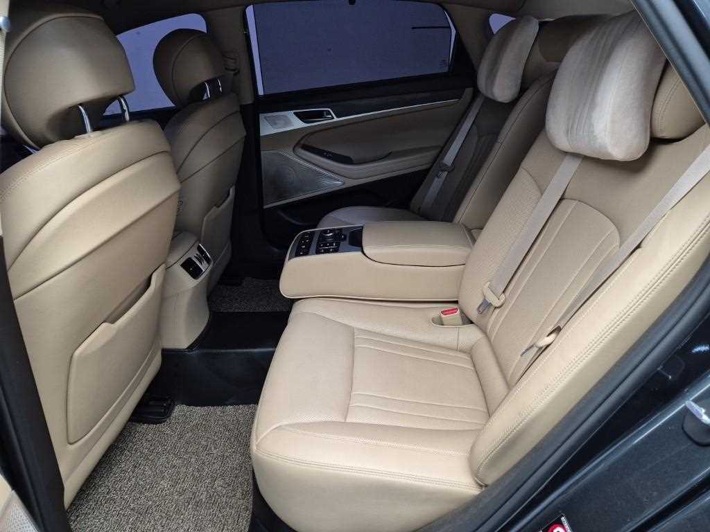 Genesis G80 - Vista 12