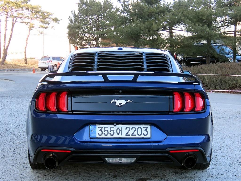 Ford Mustang - Vista 4