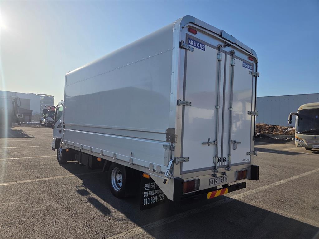 medium and large cargo truck - Vista 8