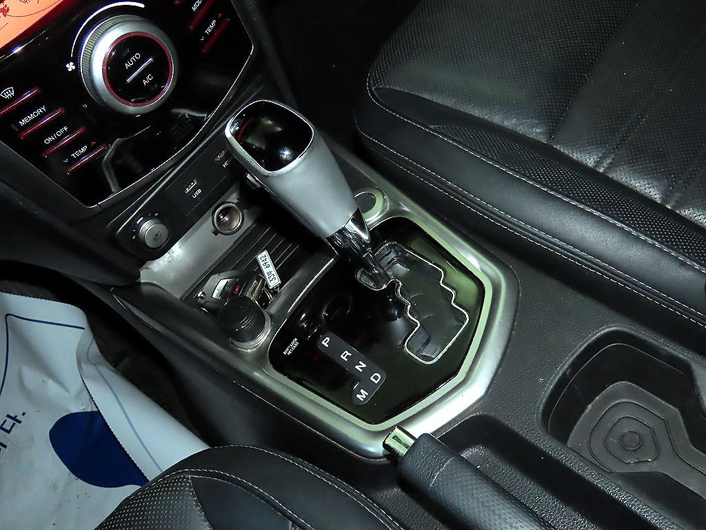 Ssangyong Tivoli - Vista 12