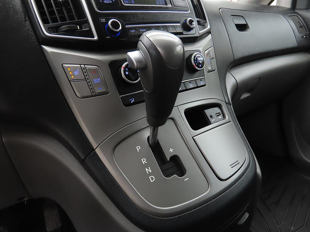 HYUNDAI Starex - Vista 11