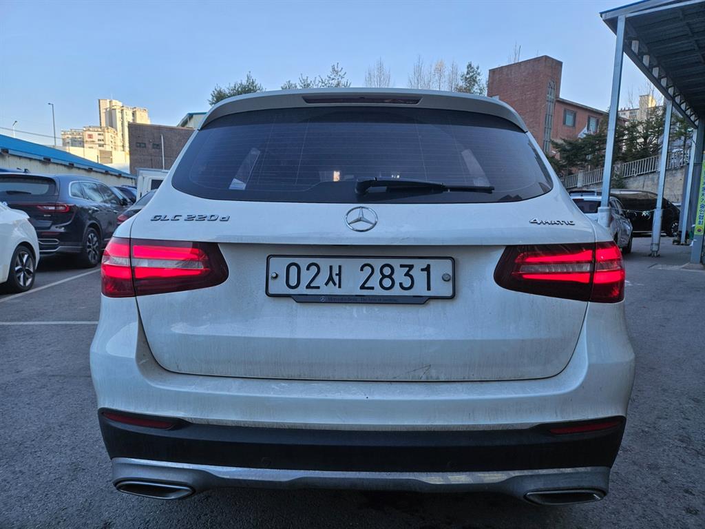 Mercedes Benz GLC Class - Vista 5