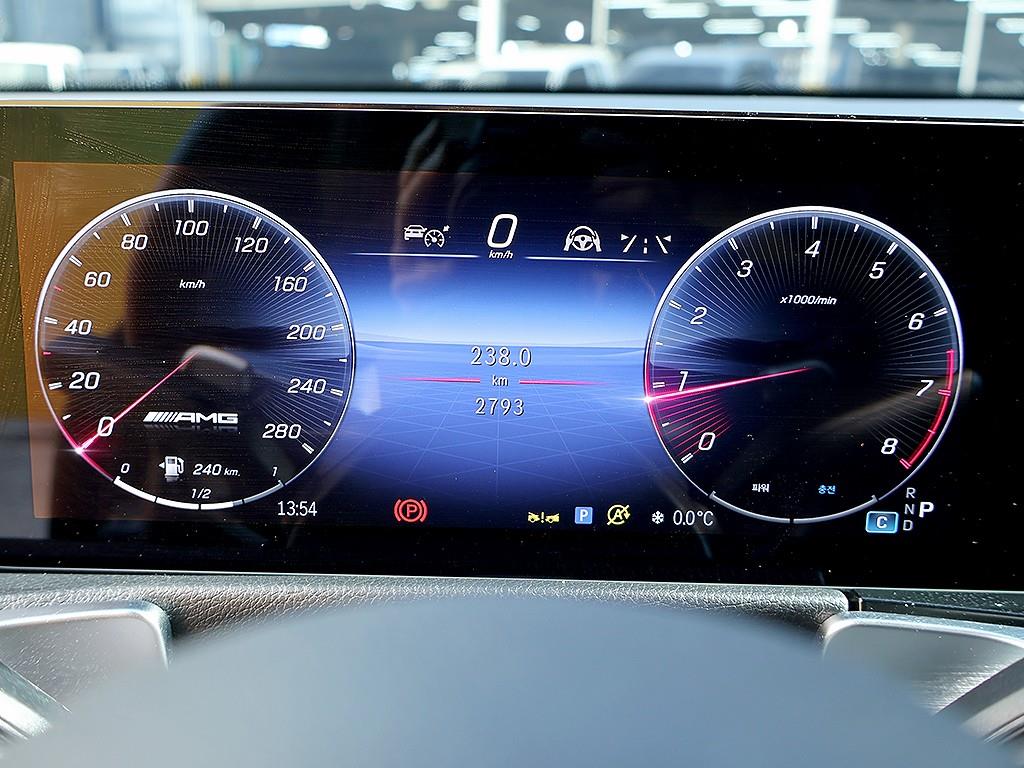 Mercedes Benz GLB Class - Vista 11