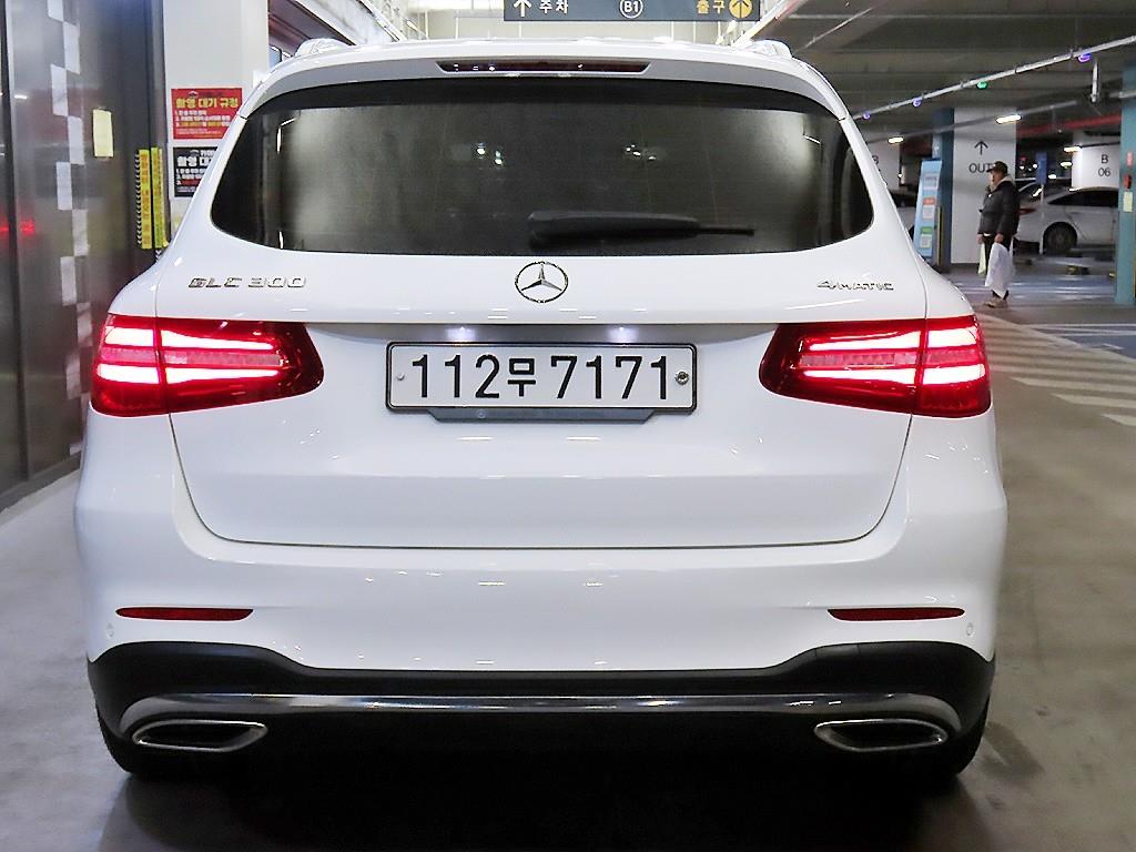 Mercedes Benz GLC Class - Vista 5