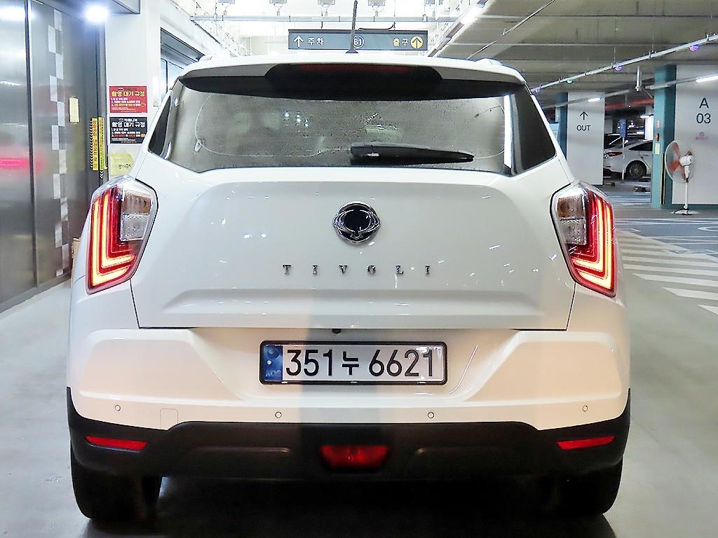 Ssangyong Tivoli - Vista 5