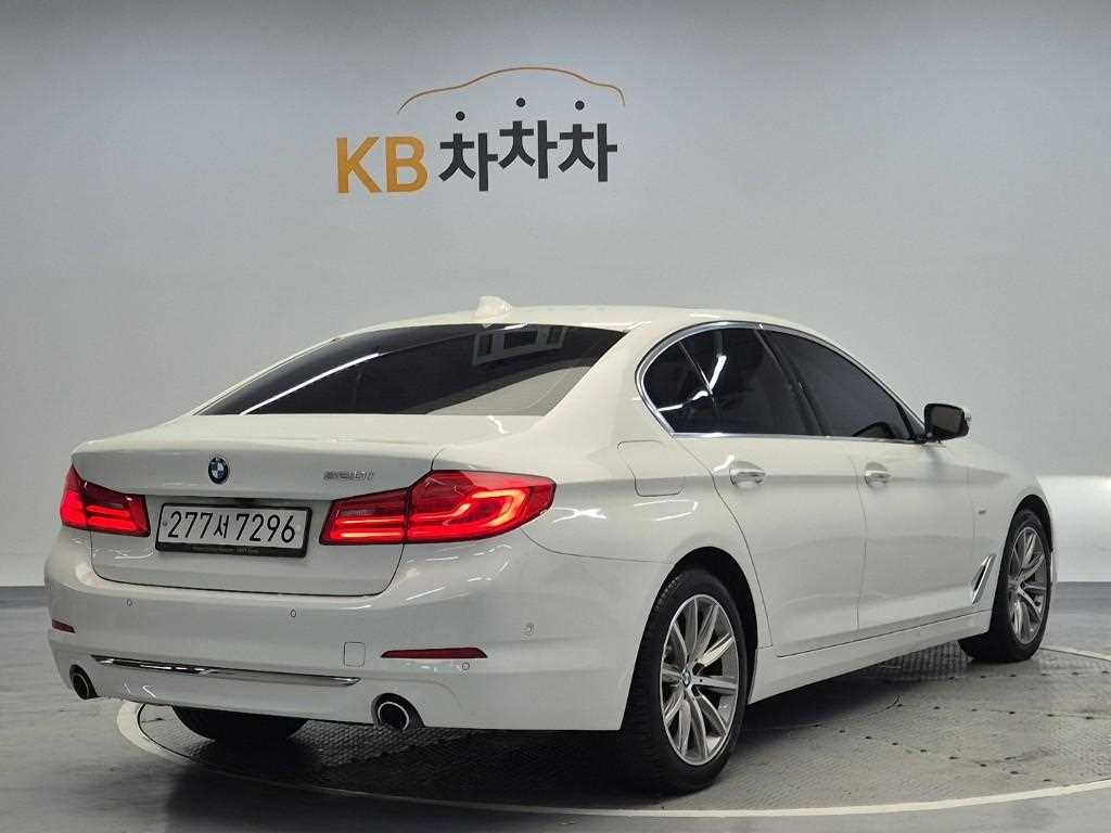 BMW 5 Series - Vista 3