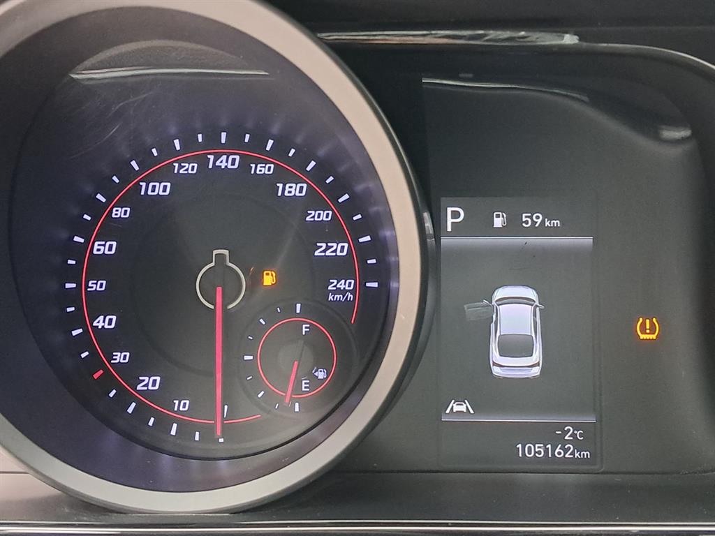 HYUNDAI Avante - Vista 8