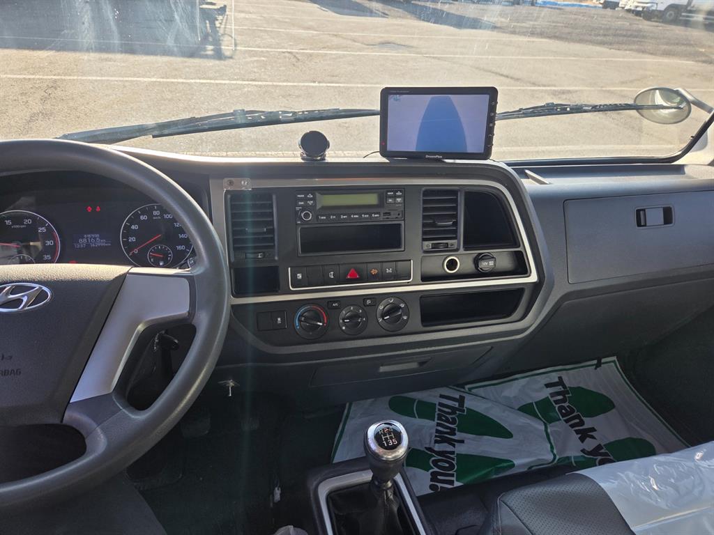 medium and large cargo truck - Vista 12