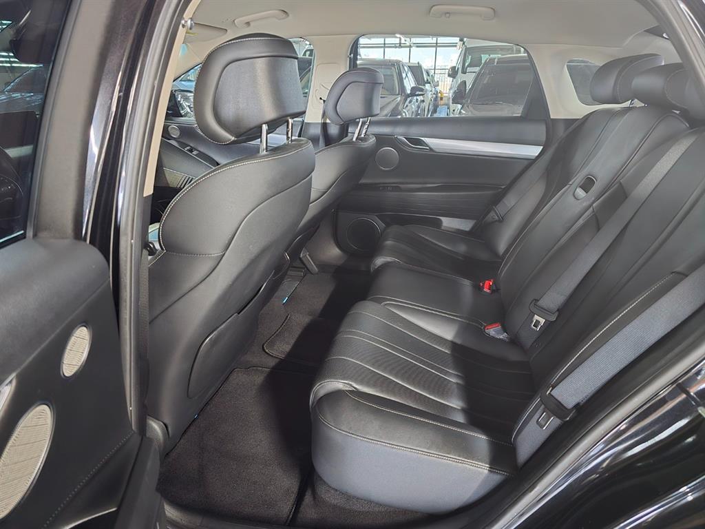 Genesis G80 - Vista 7