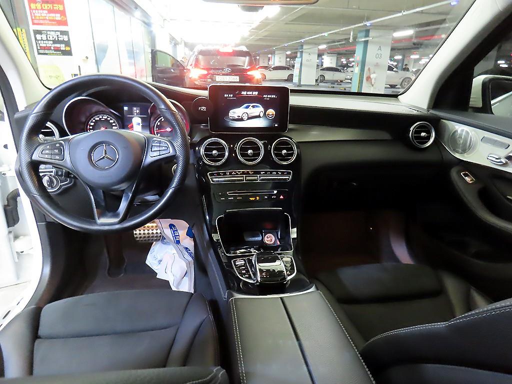 Mercedes Benz GLC Class - Vista 10