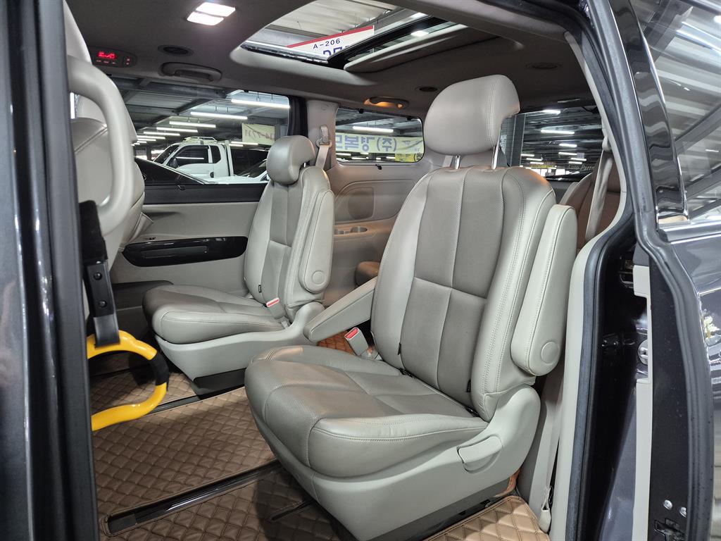 KIA Carnival 2016 Gris - Importación desde Corea - HF Imports Iquique - Foto 13