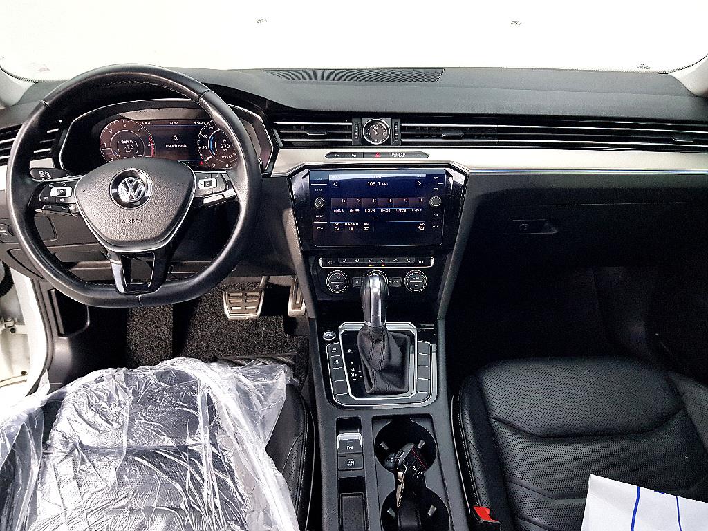 Volkswagen Arteon - Vista 5