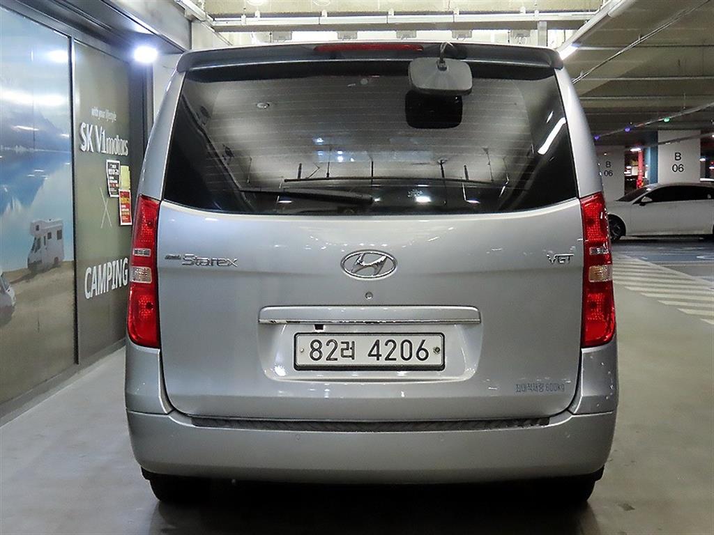 HYUNDAI Starex - Vista 5
