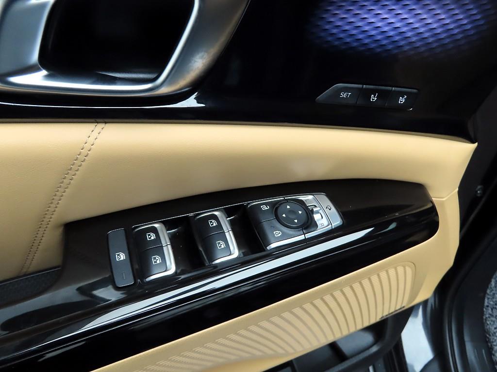 KIA Carnival - Vista 10