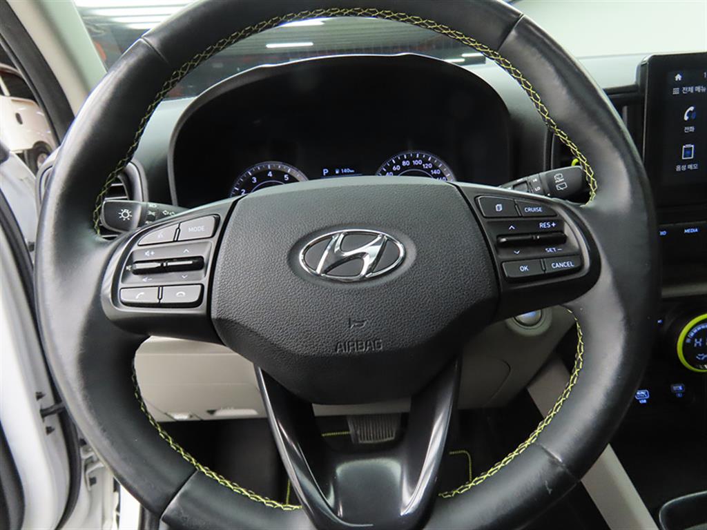 HYUNDAI Venue - Vista 8