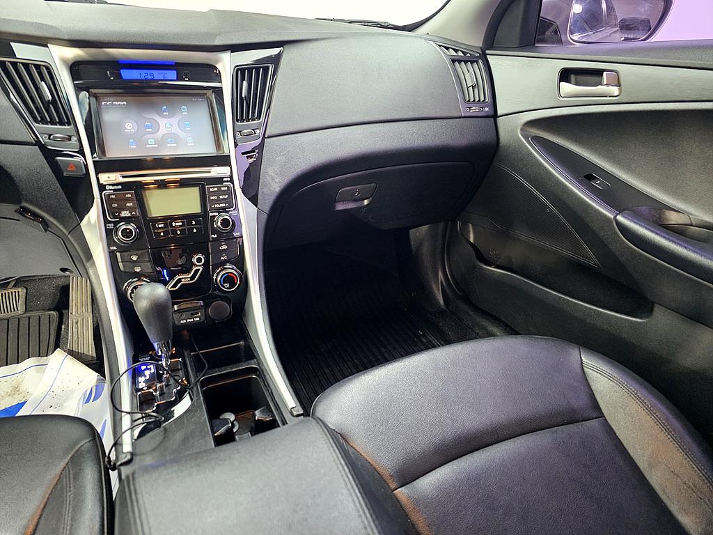 HYUNDAI Sonata - Vista 10