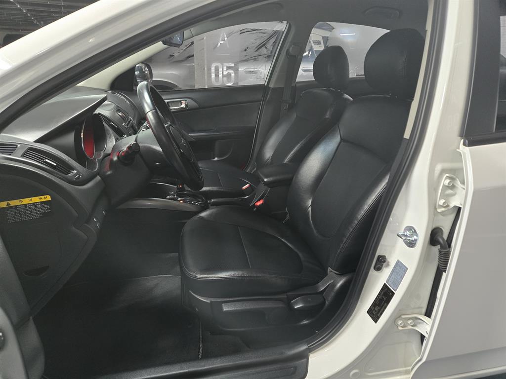 KIA Forte - Vista 9