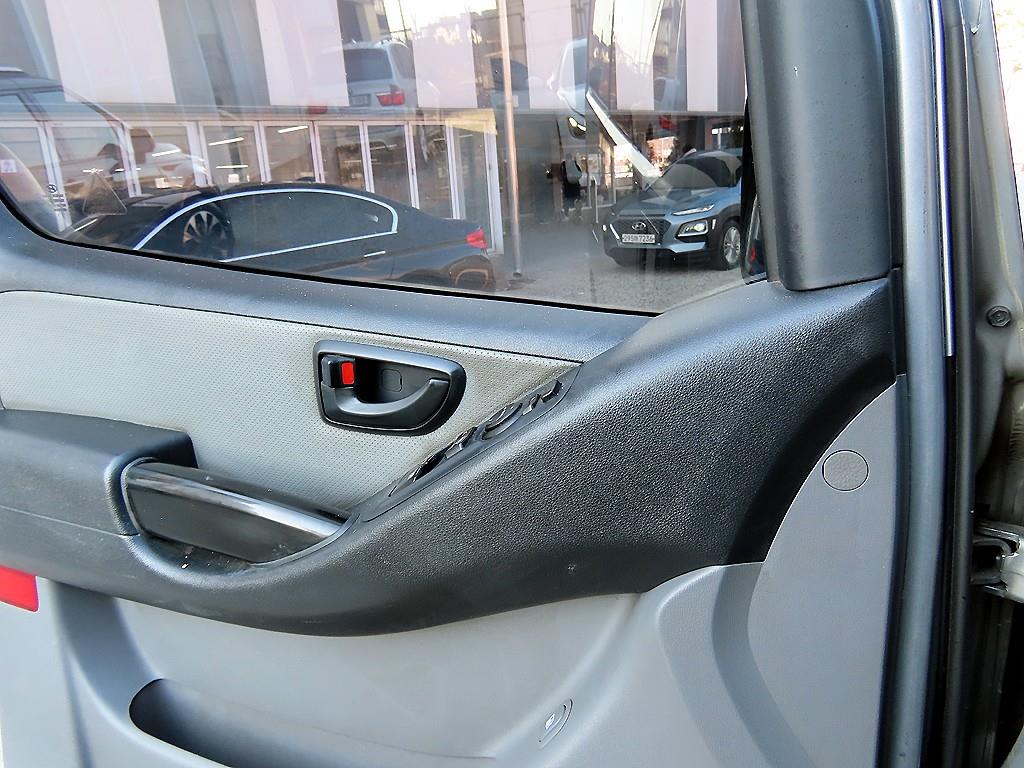 HYUNDAI Starex - Vista 11