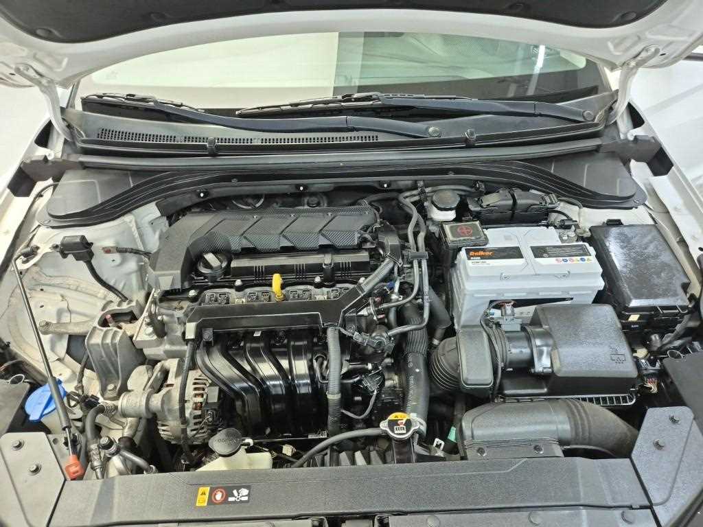 HYUNDAI Avante - Vista 5