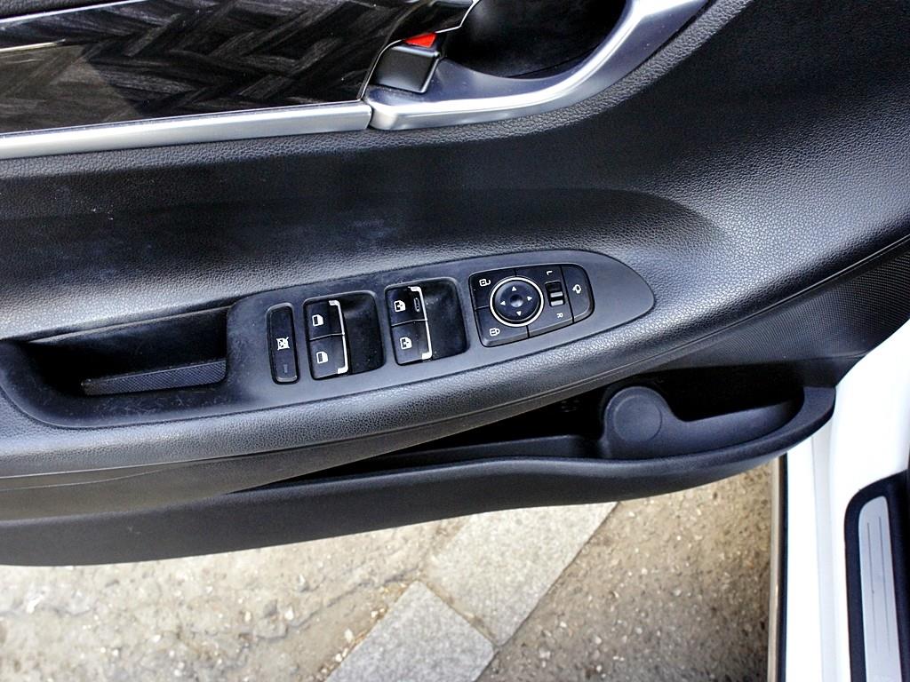 HYUNDAI Grandeur 2019 Blanco - Importación desde Corea - HF Imports Iquique - Foto 13