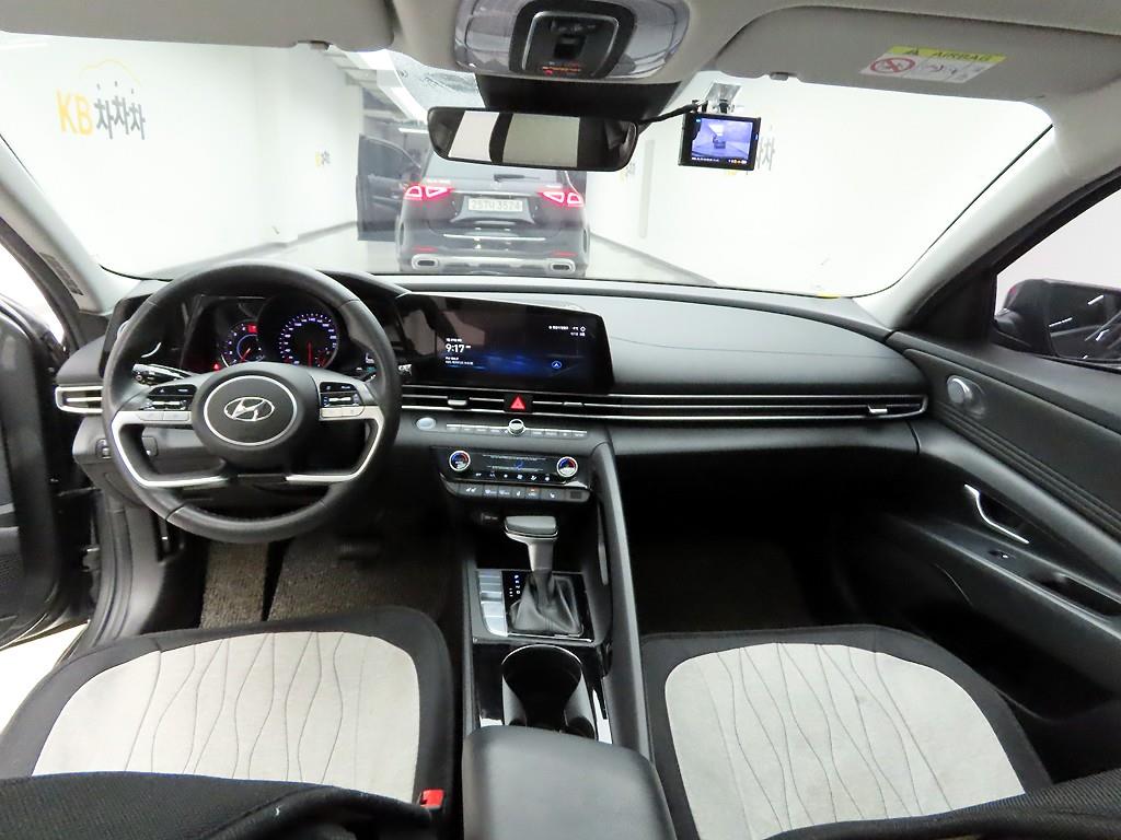 HYUNDAI Avante - Vista 7