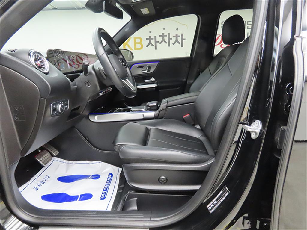 Mercedes Benz GLB Class - Vista 5