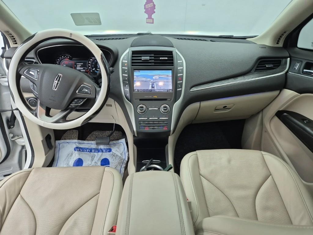 Lincoln MKC - Vista 5