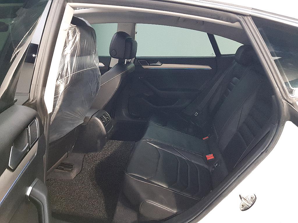 Volkswagen Arteon - Vista 9