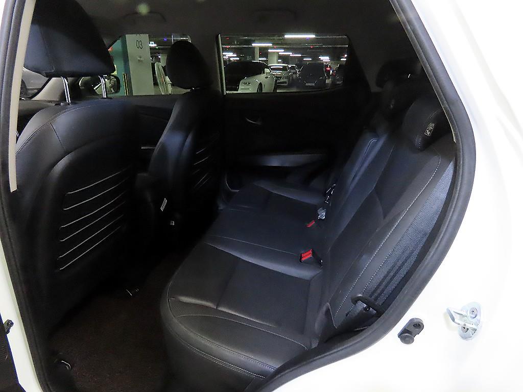 Ssangyong Tivoli - Vista 7