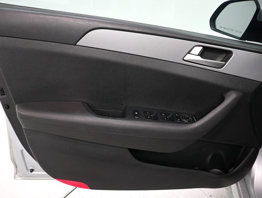 HYUNDAI Sonata - Vista 7