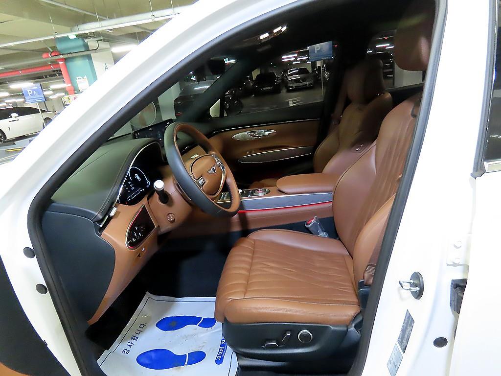 Genesis GV70 - Vista 6