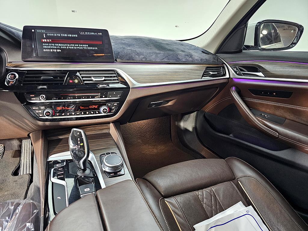 BMW 5 Series - Vista 10