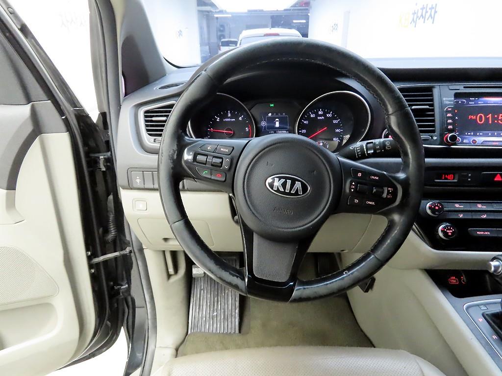 KIA Carnival - Vista 8