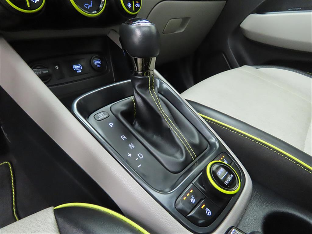 HYUNDAI Venue - Vista 11