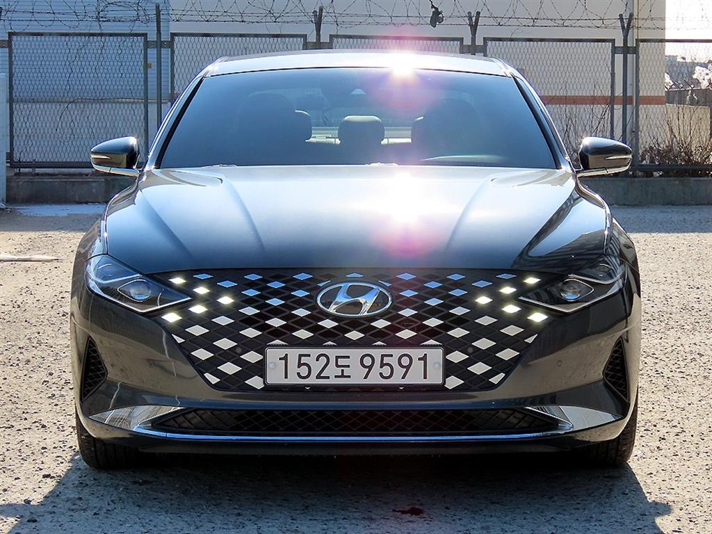 HYUNDAI Grandeur - Vista 2