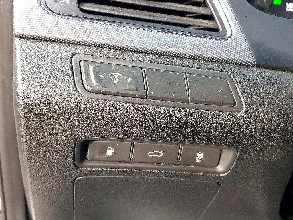 HYUNDAI Sonata - Vista 11