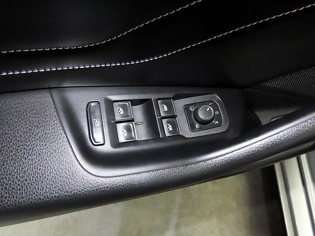 Volkswagen Passat 2022 Gris - Importación desde Corea - HF Imports Iquique - Foto 13