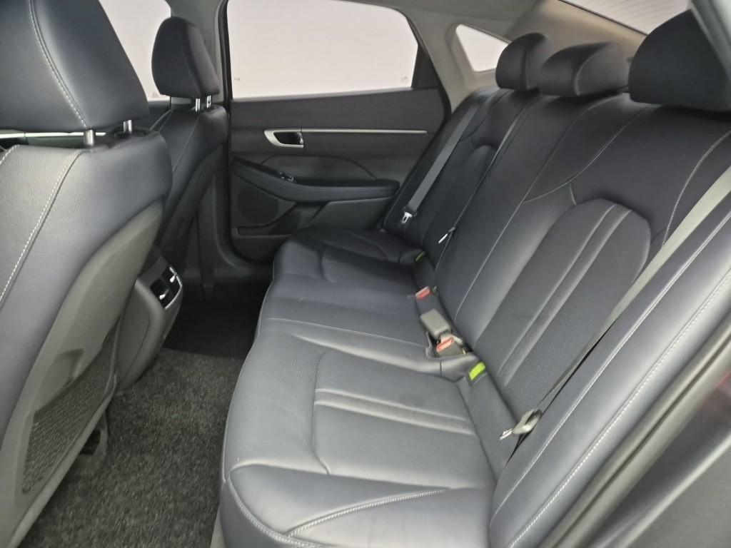 HYUNDAI Sonata - Vista 12