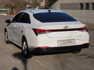 HYUNDAI Avante - Vista 8