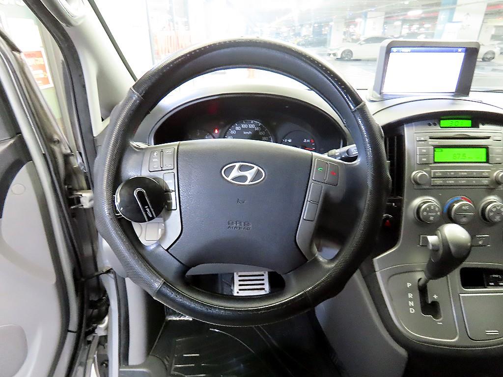 HYUNDAI Starex - Vista 8