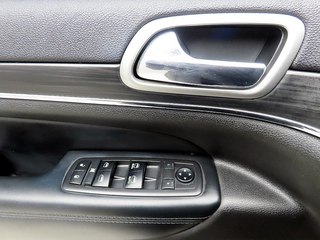 Jeep Cherokee - Vista 11