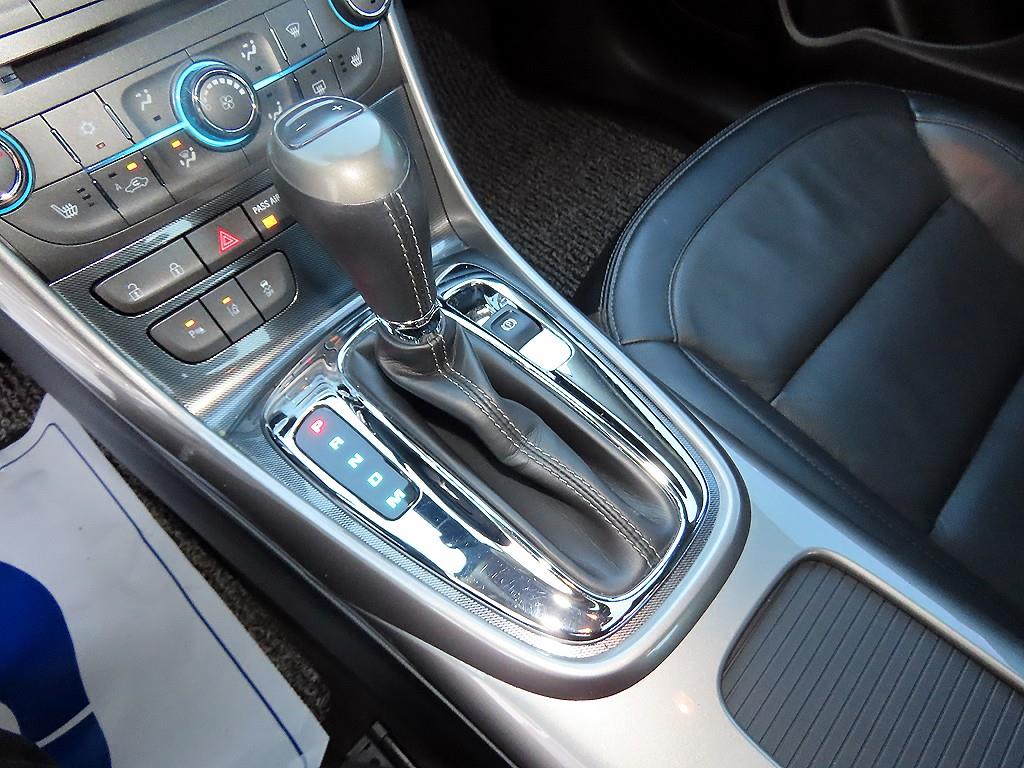 Chevrolet Malibu - Vista 10