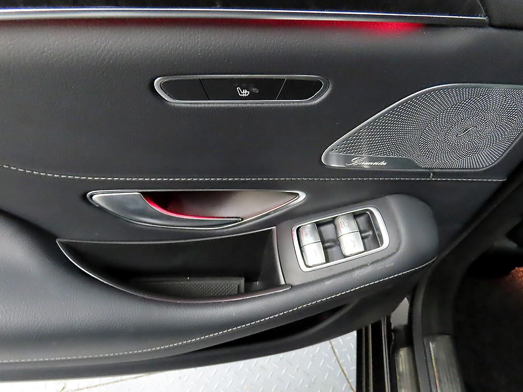 Mercedes Benz S Class - Vista 12