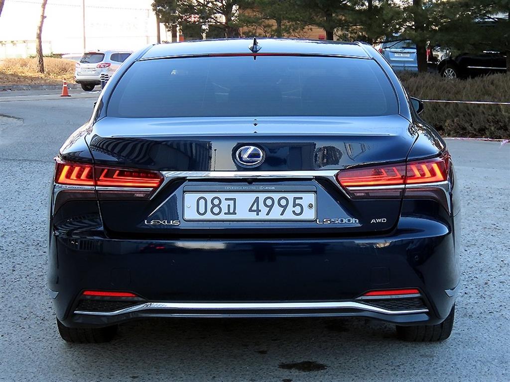 Lexus LS - Vista 4