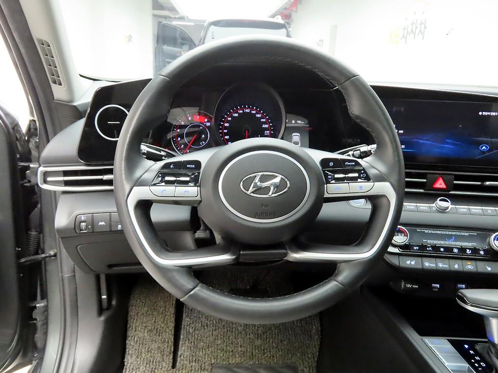 HYUNDAI Avante - Vista 8