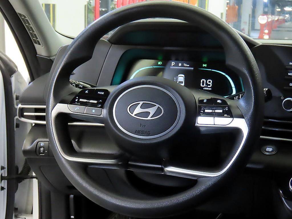 HYUNDAI Avante - Vista 8