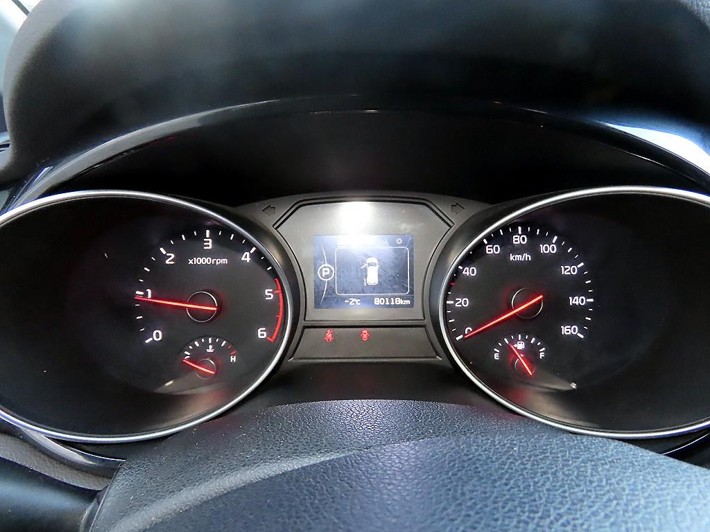 KIA Carnival - Vista 10