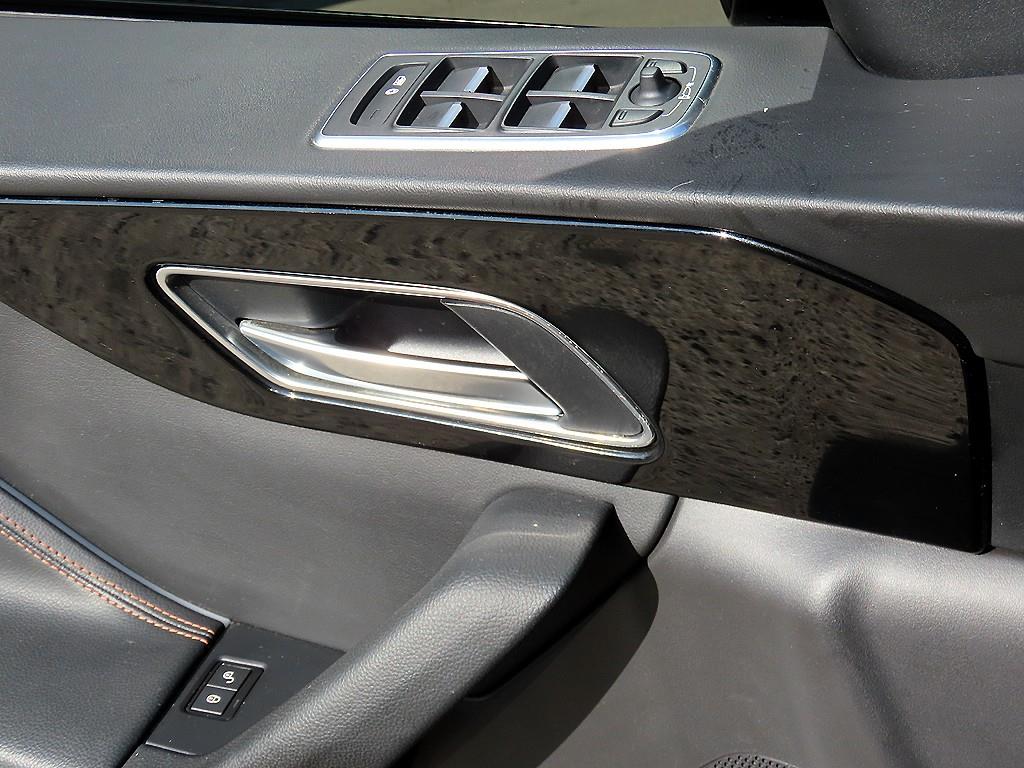 Jaguar F-PACE - Vista 11